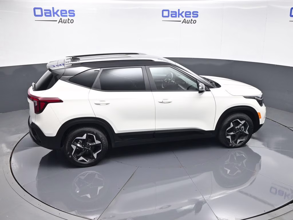 2026 Clear White/Black Roof Kia Seltos S FWD SUV