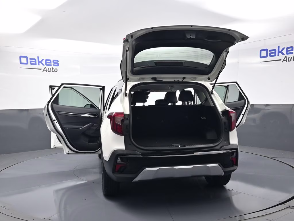 2026 Clear White/Black Roof Kia Seltos S FWD SUV