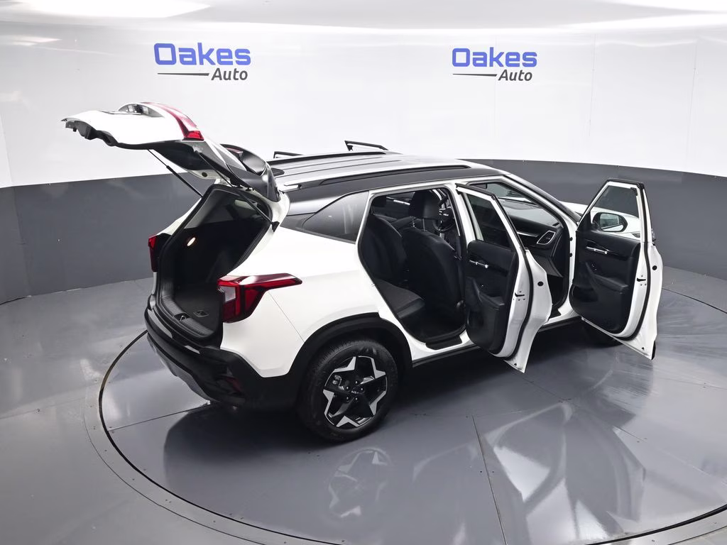 2026 Clear White/Black Roof Kia Seltos S FWD SUV