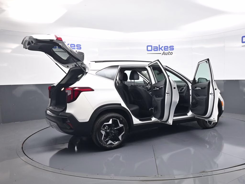 2026 Snow White Pearl Kia Seltos EX FWD SUV