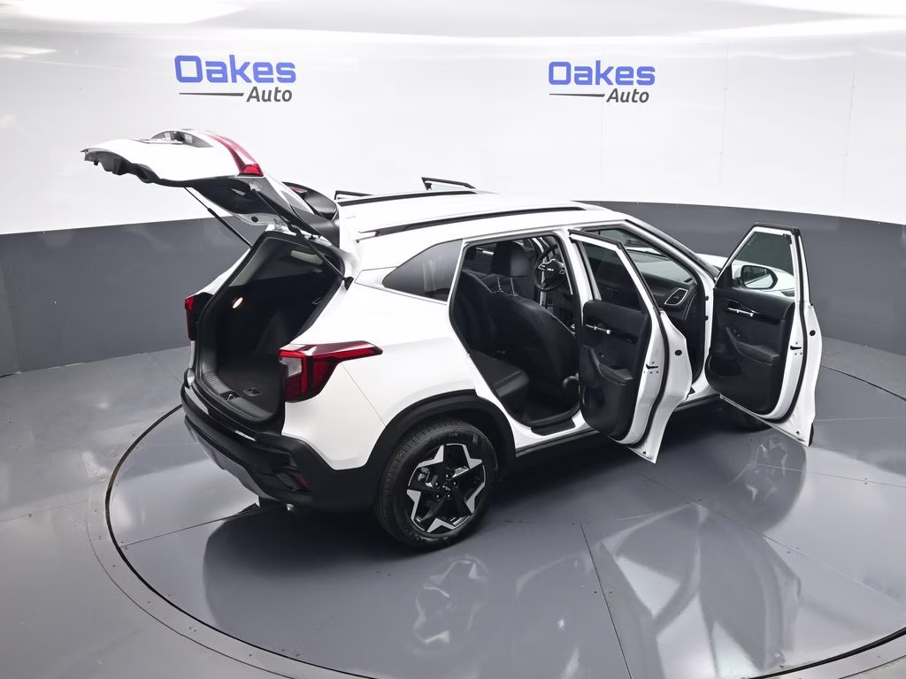 2026 Snow White Pearl Kia Seltos EX FWD SUV