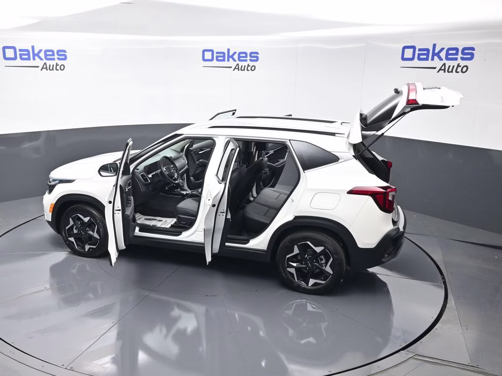 2026 Snow White Pearl Kia Seltos EX FWD SUV