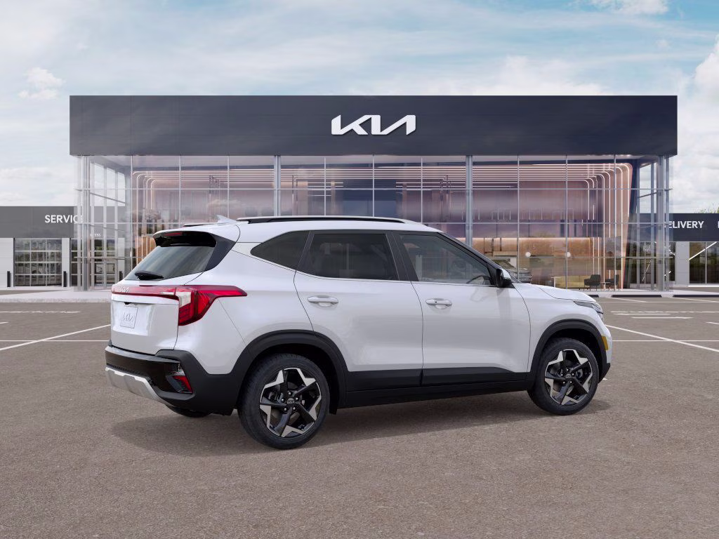 2026 Snow White Pearl Kia Seltos EX FWD SUV