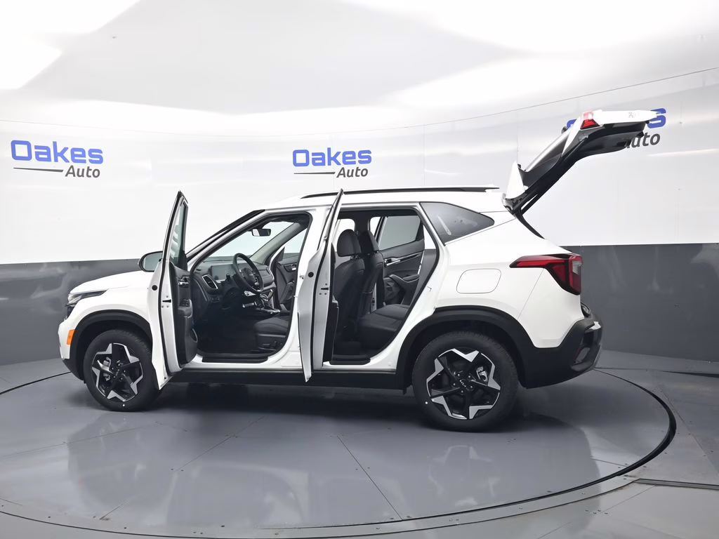 2026 Snow White Pearl Kia Seltos EX AWD SUV