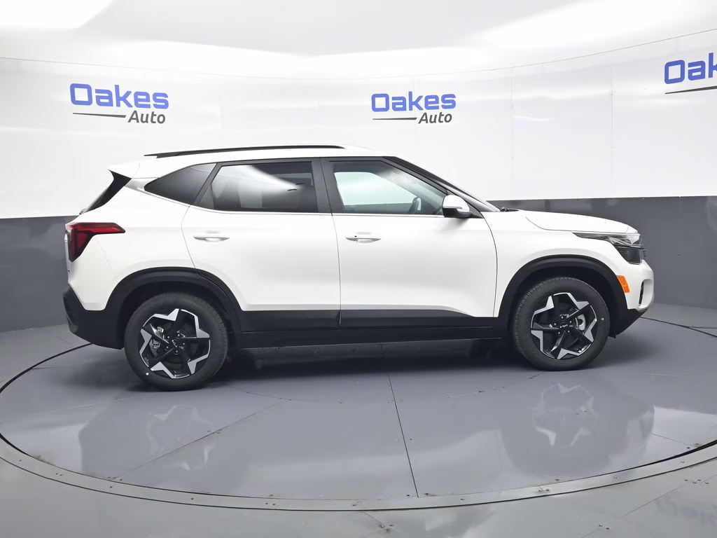 2026 Snow White Pearl Kia Seltos EX AWD SUV