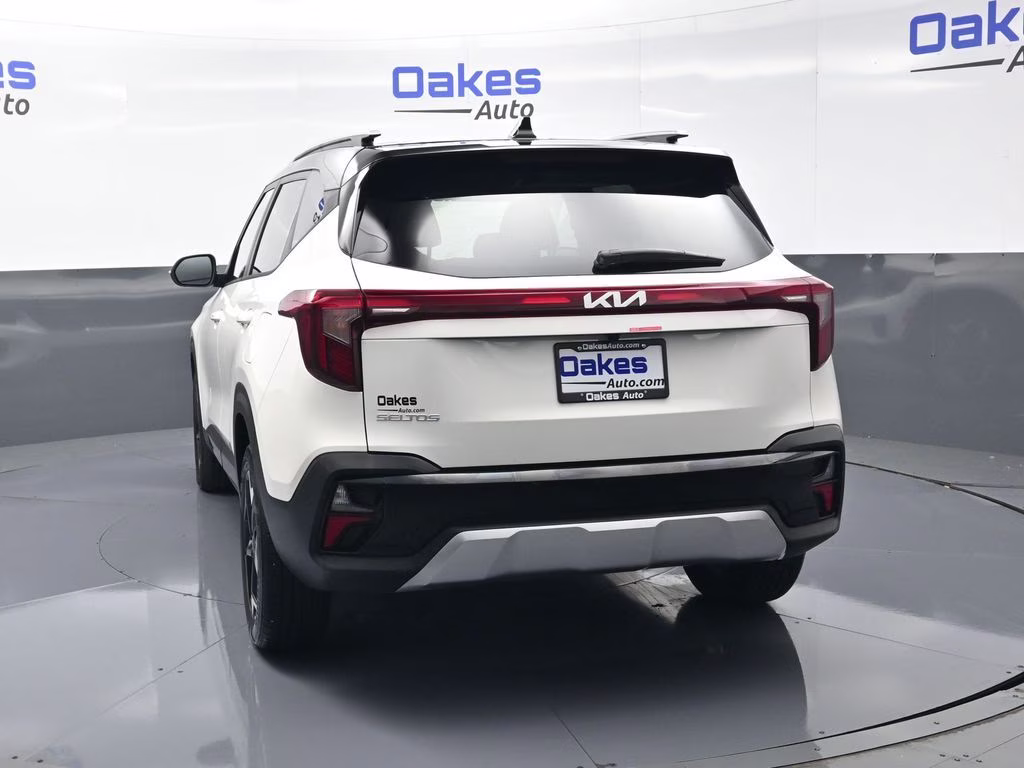 2026 Clear White/Black Roof Kia Seltos S FWD SUV