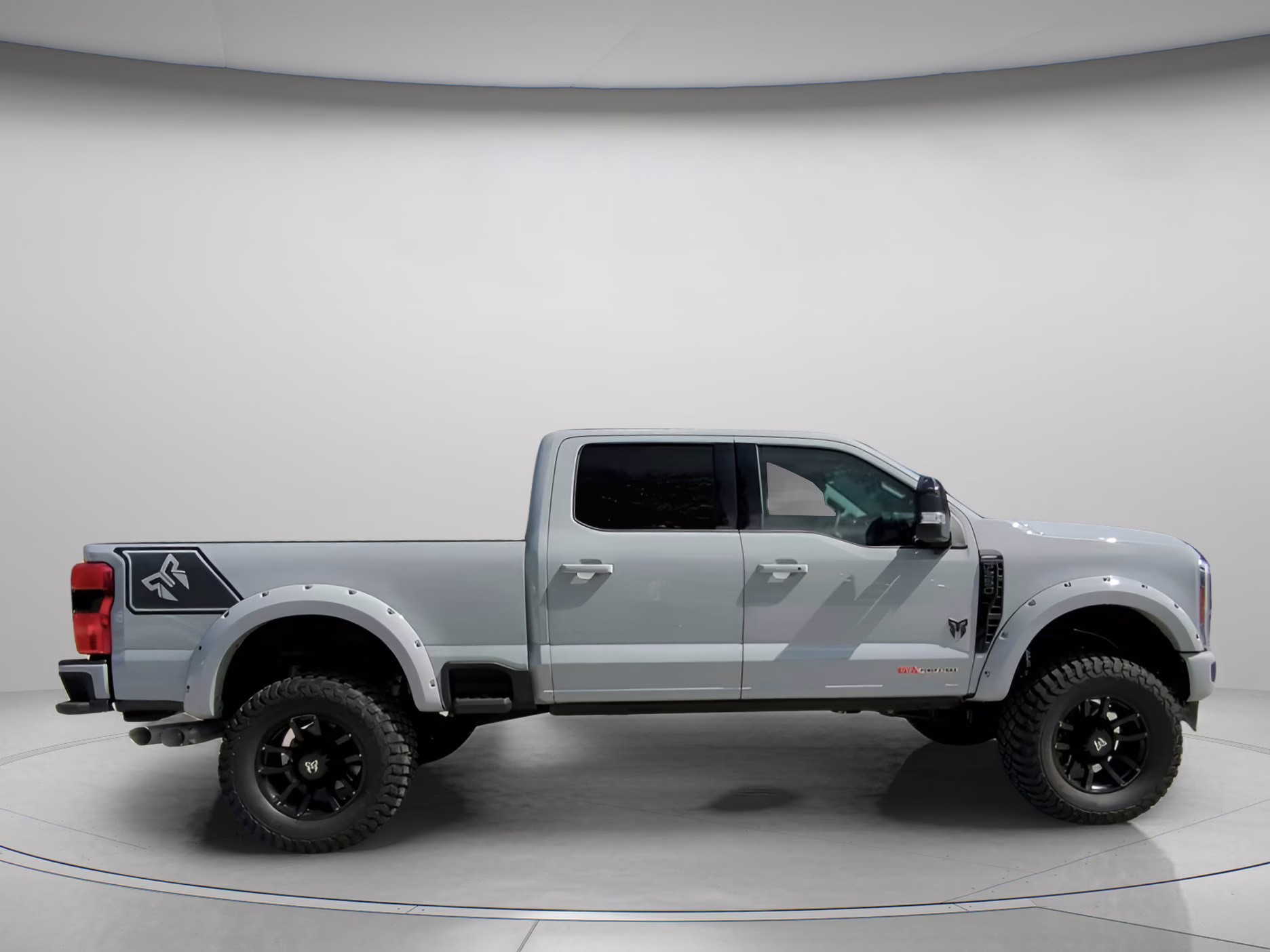 2025 Avalanche Ford Super Duty F-250 SRW LARIAT Crew Cab Pickup 4X4 Truck