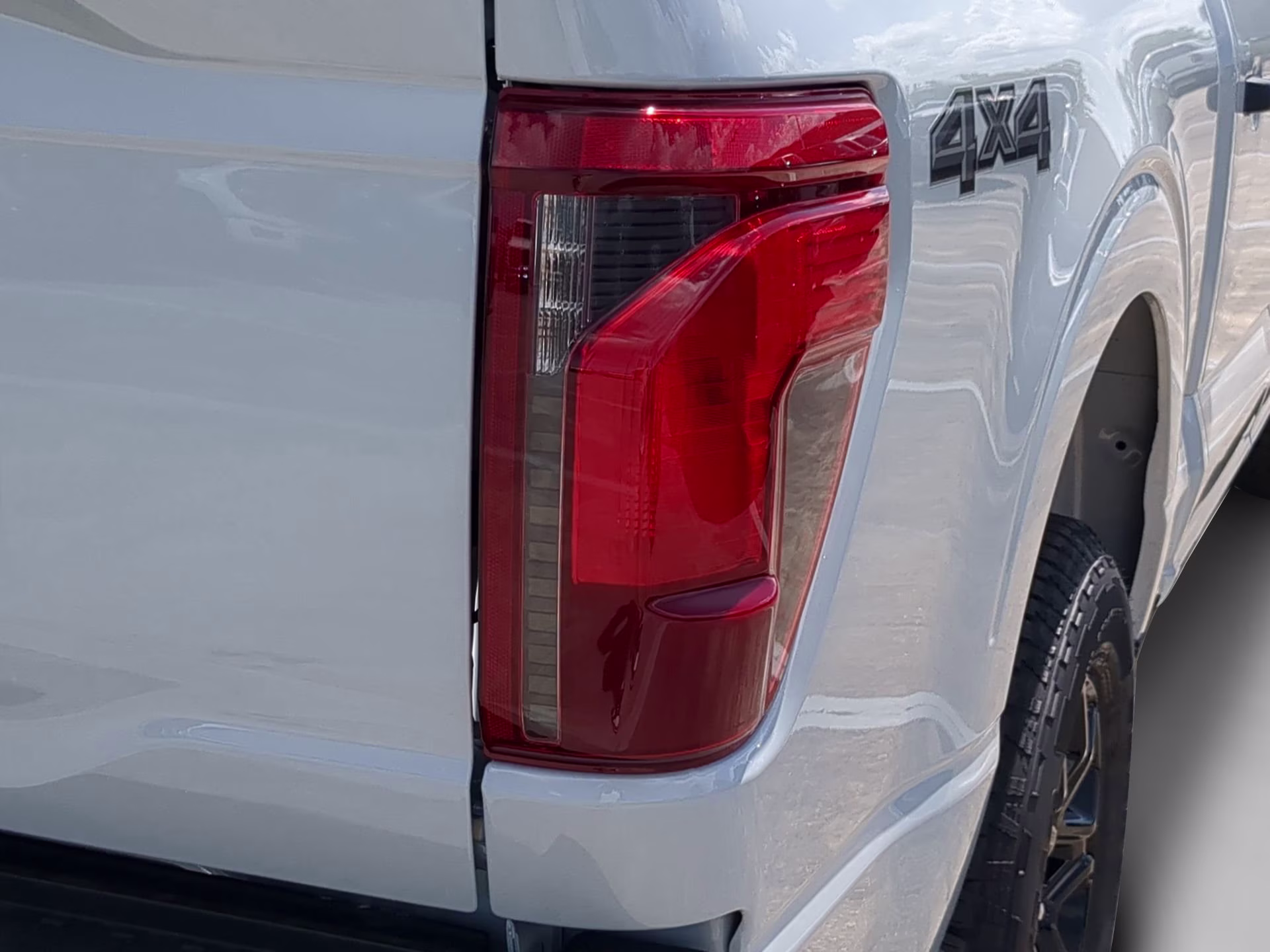 2025 Space White Metallic Ford F-150 STX Crew Cab Pickup 4X4 Truck