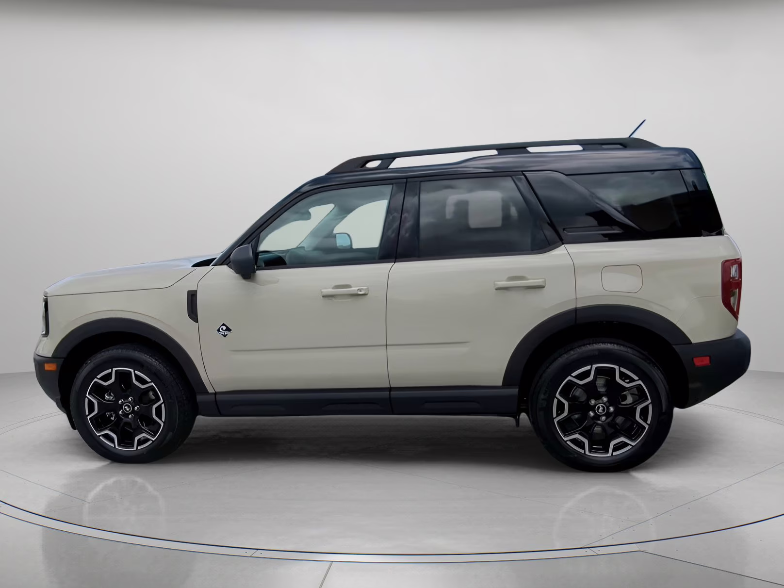 2025 Beige Ford Bronco Sport Outer Banks 4X4 SUV