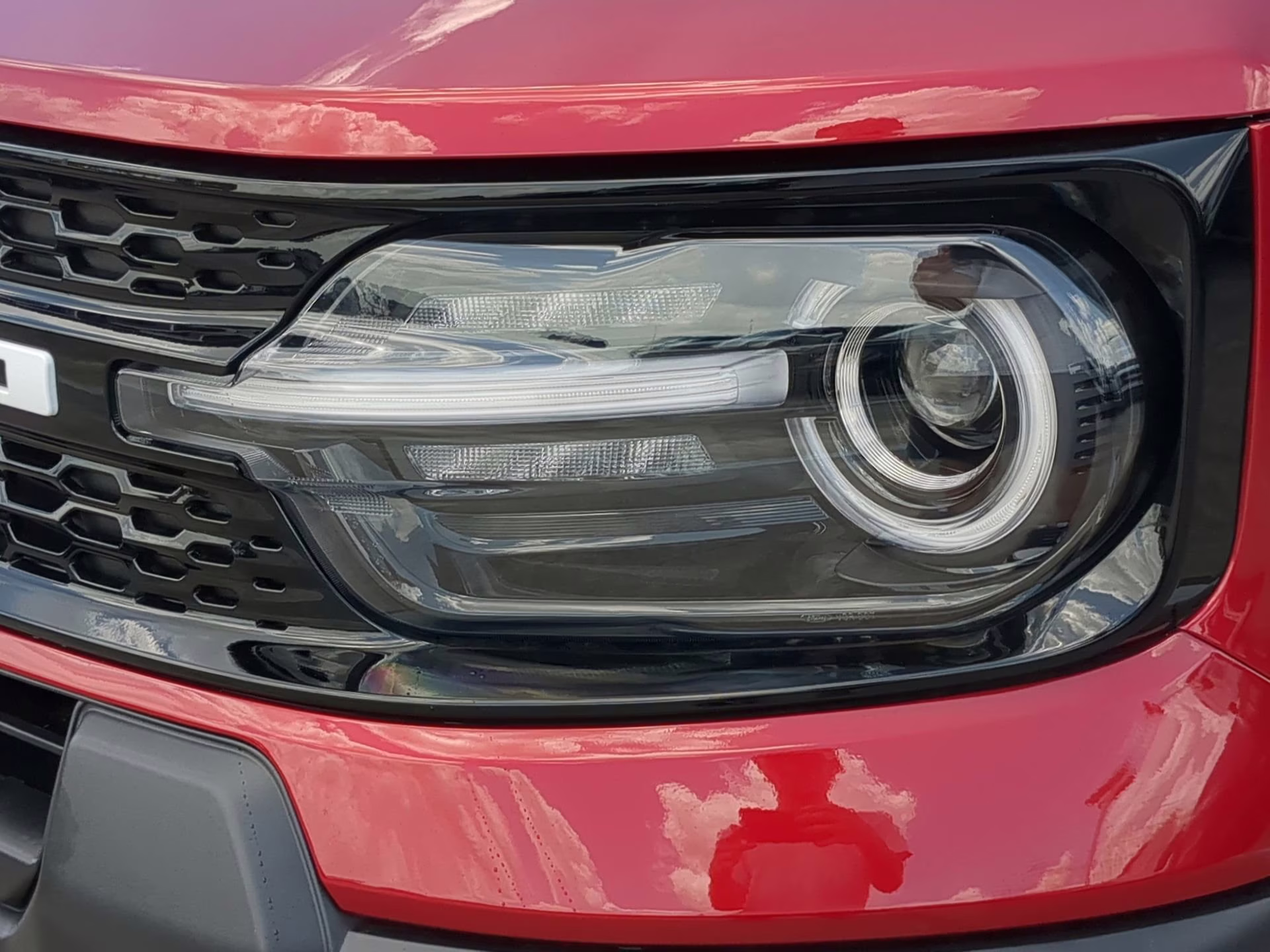 2025 Ruby Red Metallic Tinted Clearcoat Ford Bronco Sport Outer Banks 4X4 SUV