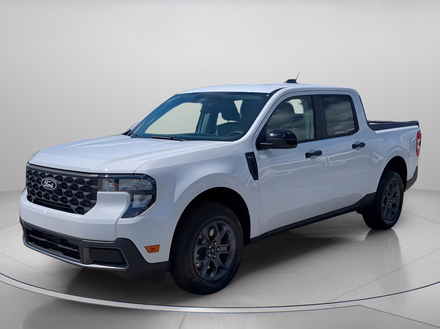 2025 Oxford White Ford Maverick XLT Crew Cab Pickup AWD Truck