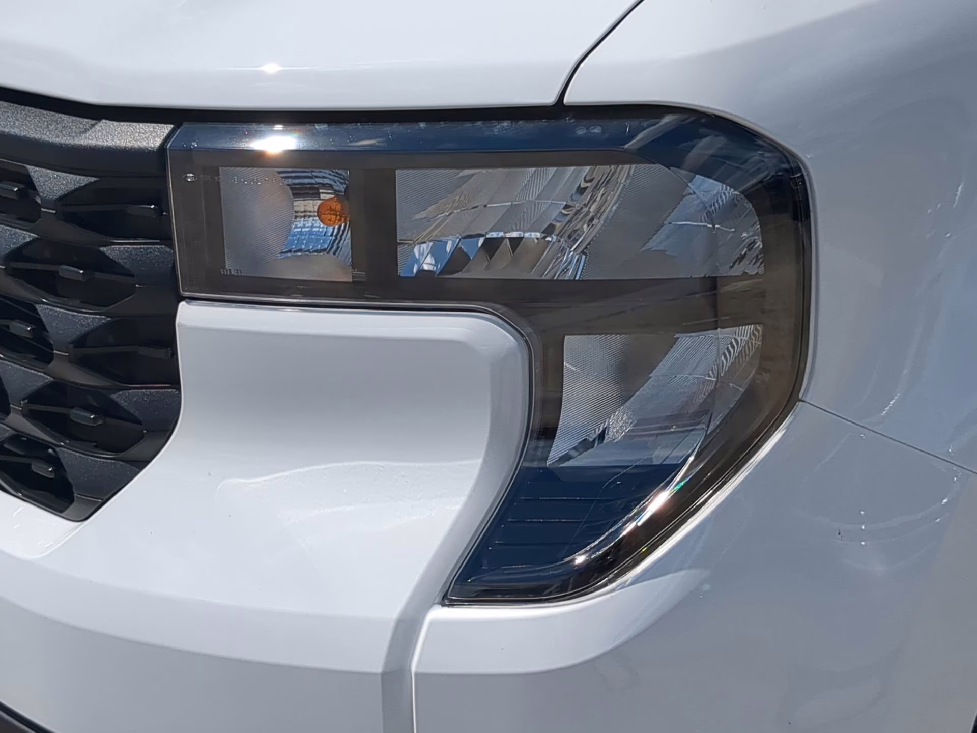 2025 Oxford White Ford Maverick XLT Crew Cab Pickup AWD Truck