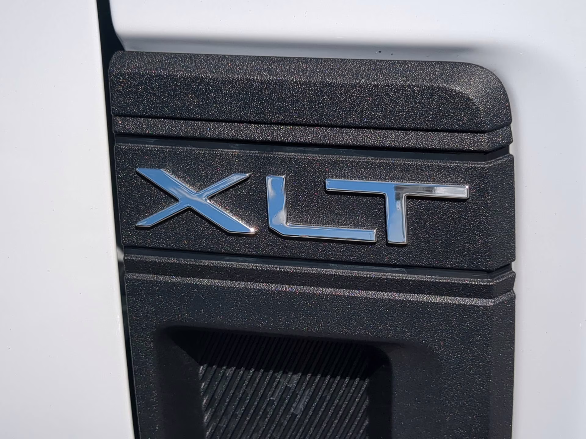 2025 Oxford White Ford Maverick XLT Crew Cab Pickup AWD Truck