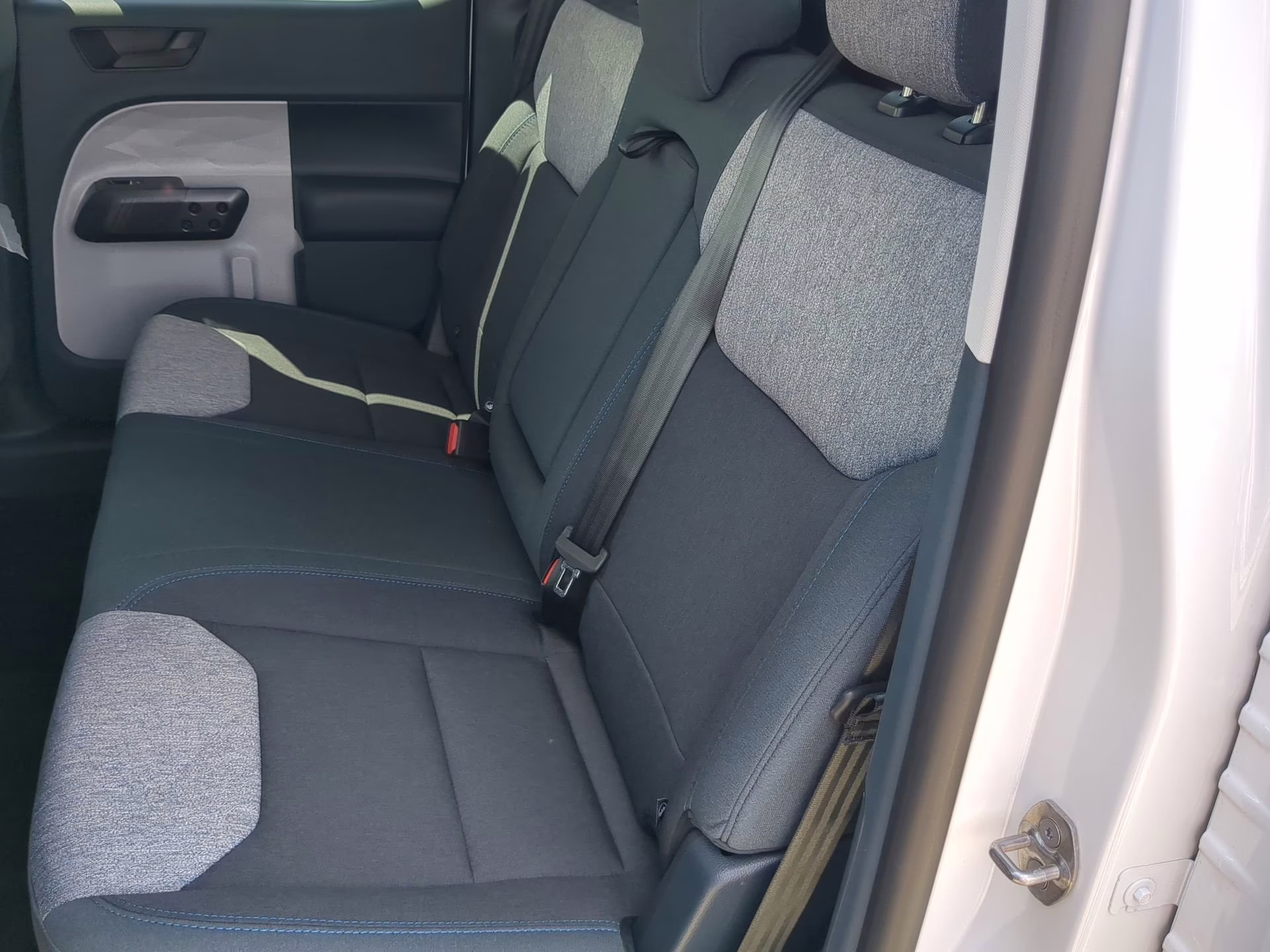 2025 Oxford White Ford Maverick XLT Crew Cab Pickup AWD Truck