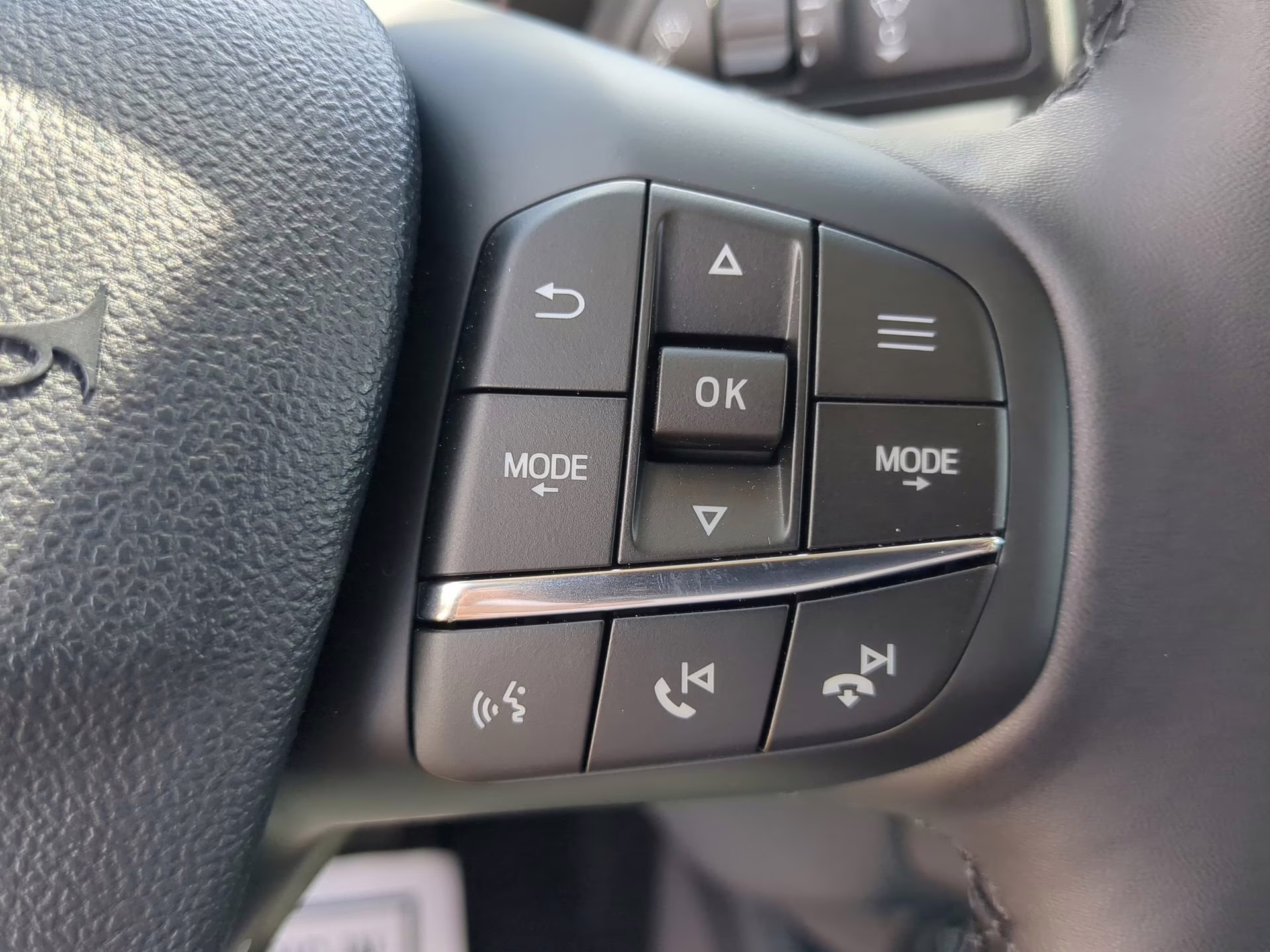 2025 Oxford White Ford Maverick XLT Crew Cab Pickup AWD Truck