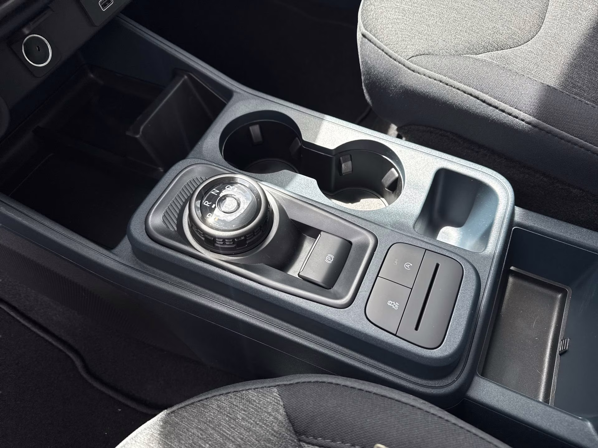 2025 Space White Metallic Ford Maverick XLT Crew Cab Pickup AWD Truck