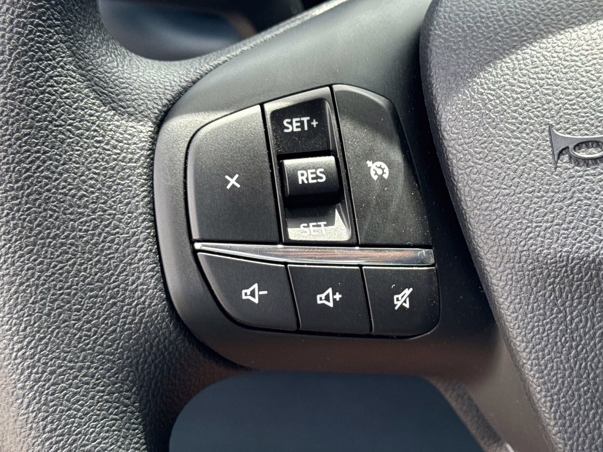 2025 Space White Metallic Ford Maverick XLT Crew Cab Pickup AWD Truck