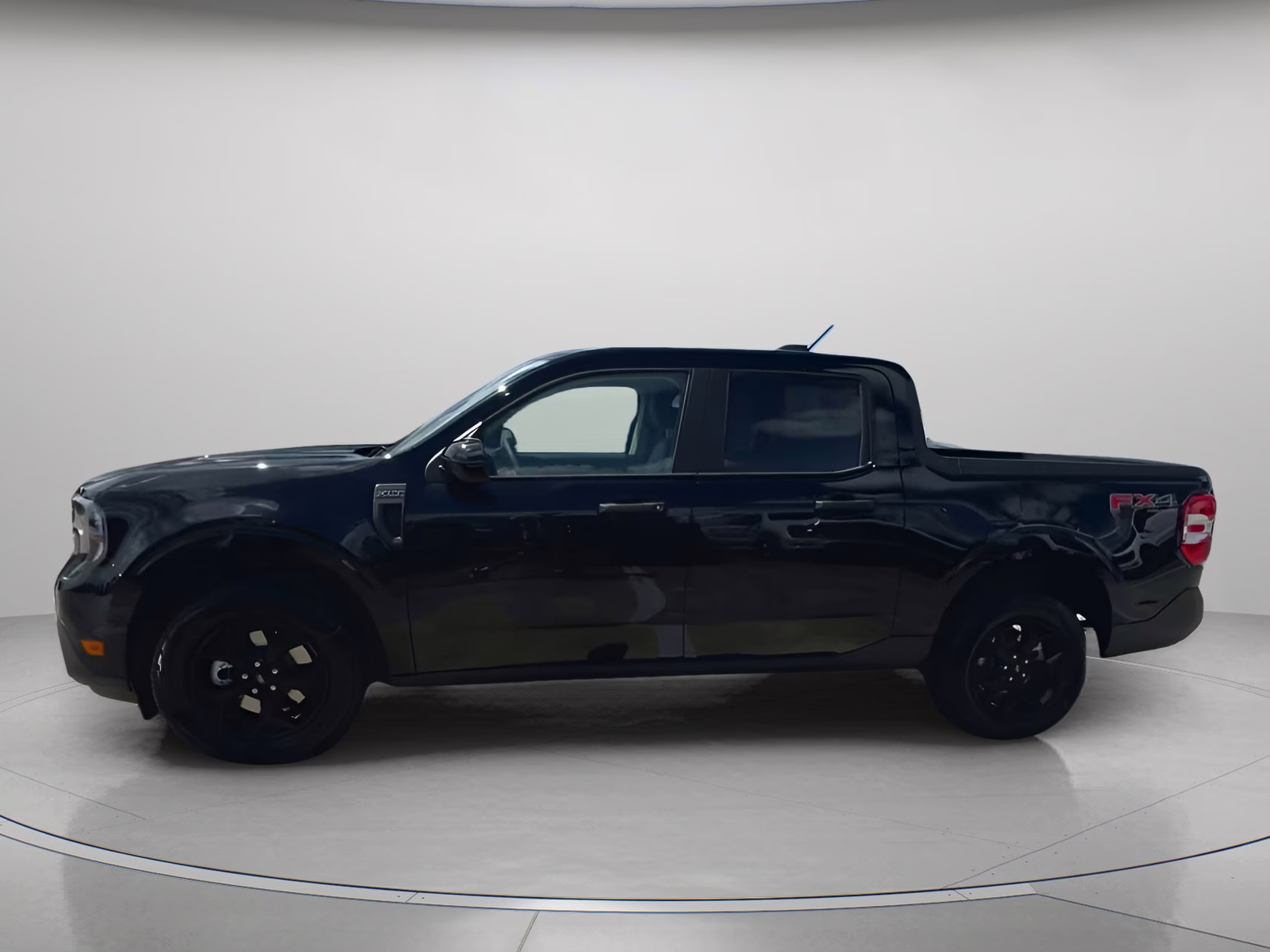 2025 Shadow Black Ford Maverick XLT Crew Cab Pickup AWD Truck