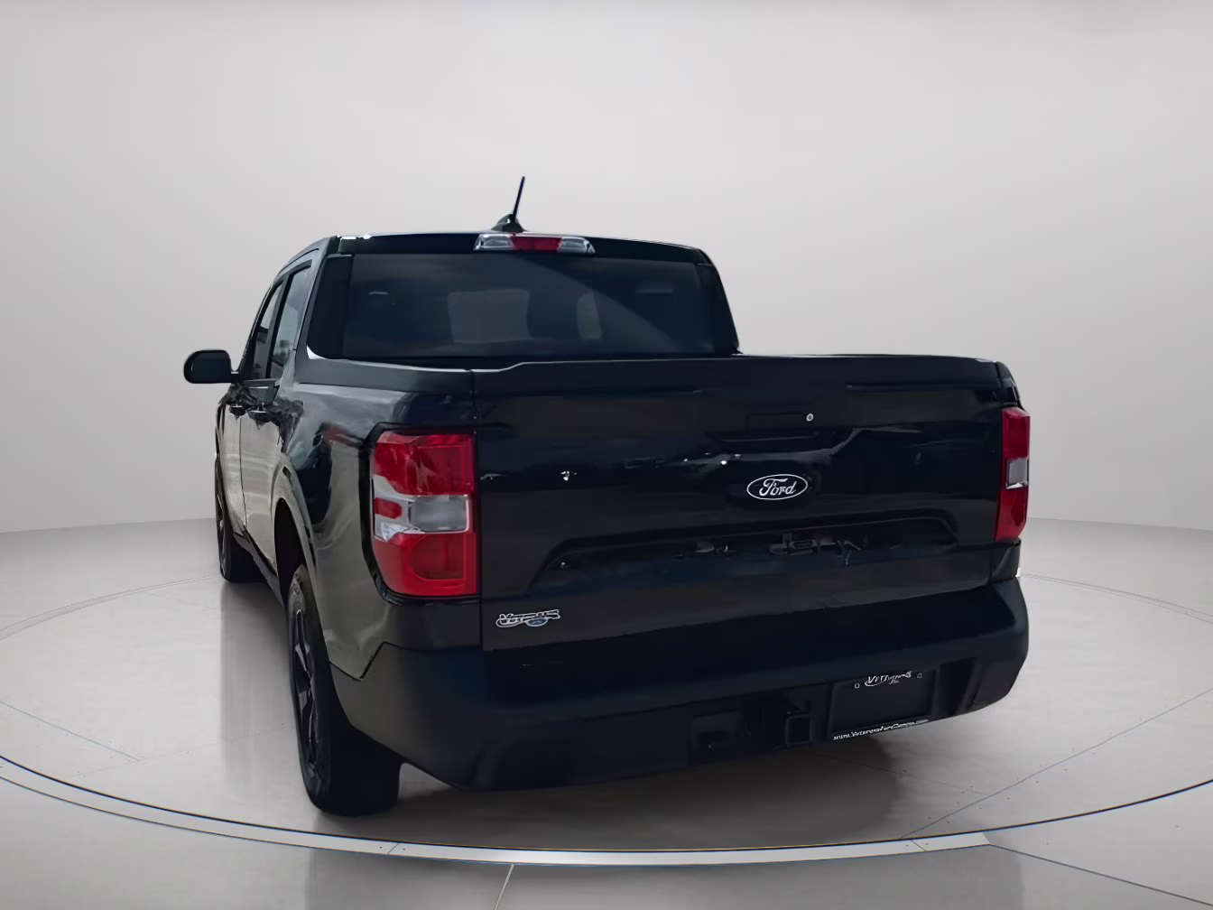 2025 Shadow Black Ford Maverick XLT Crew Cab Pickup AWD Truck