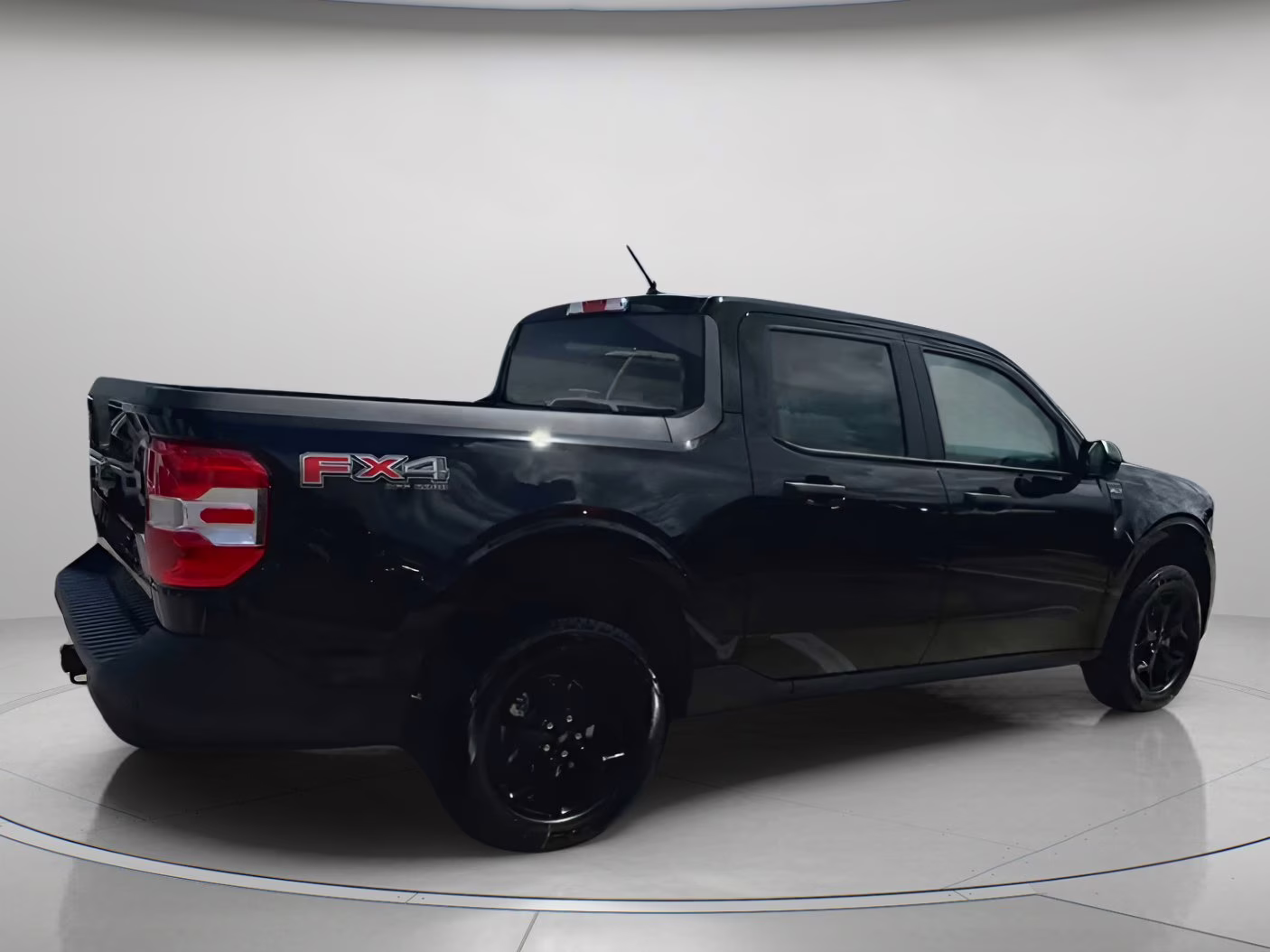 2025 Shadow Black Ford Maverick XLT Crew Cab Pickup AWD Truck
