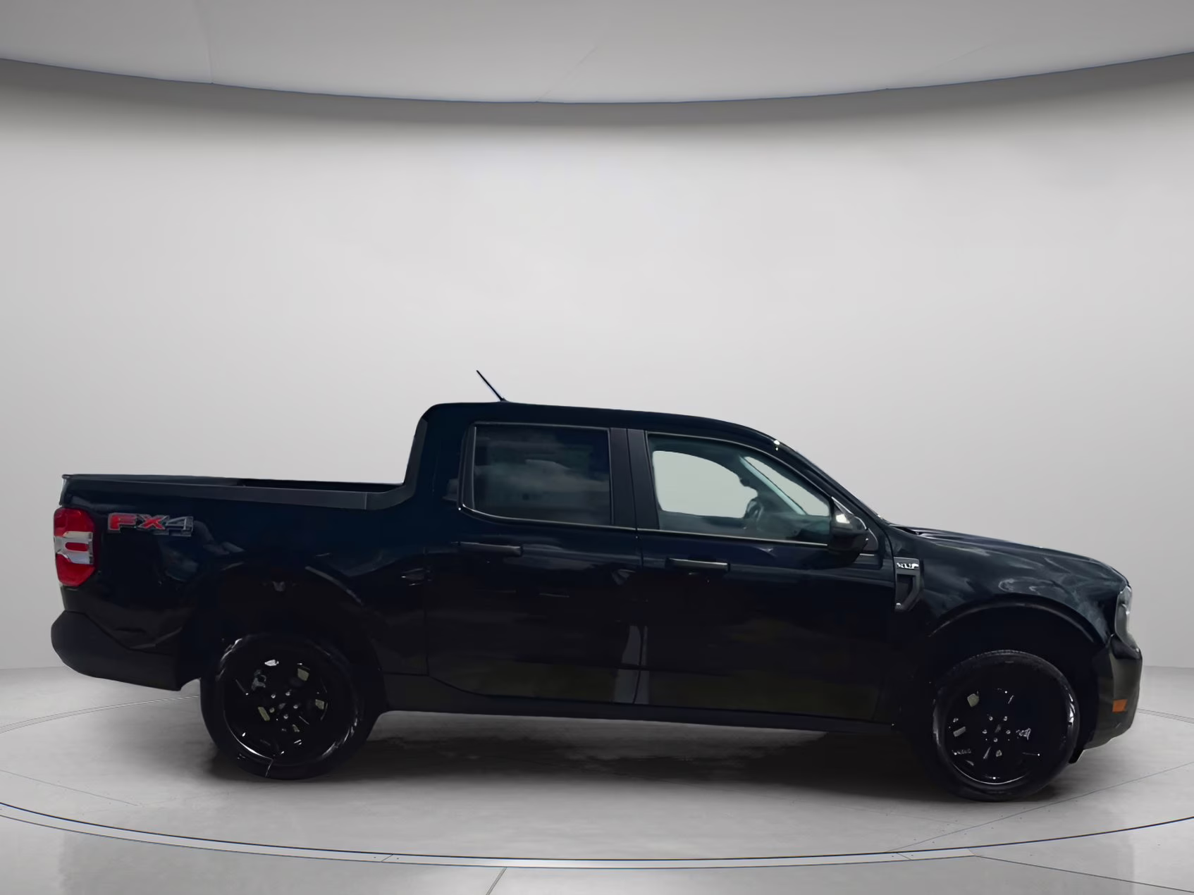 2025 Shadow Black Ford Maverick XLT Crew Cab Pickup AWD Truck