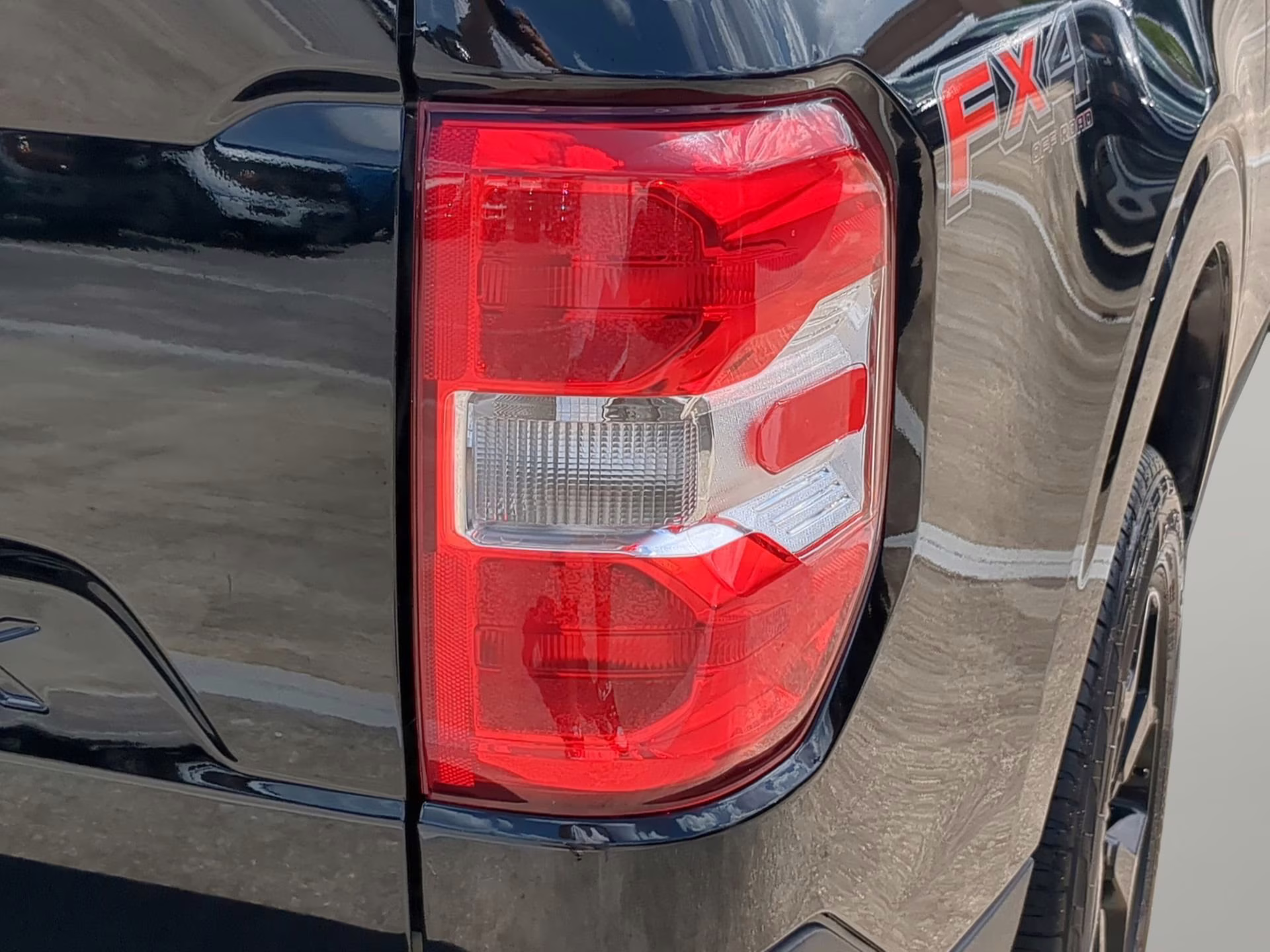 2025 Shadow Black Ford Maverick XLT Crew Cab Pickup AWD Truck