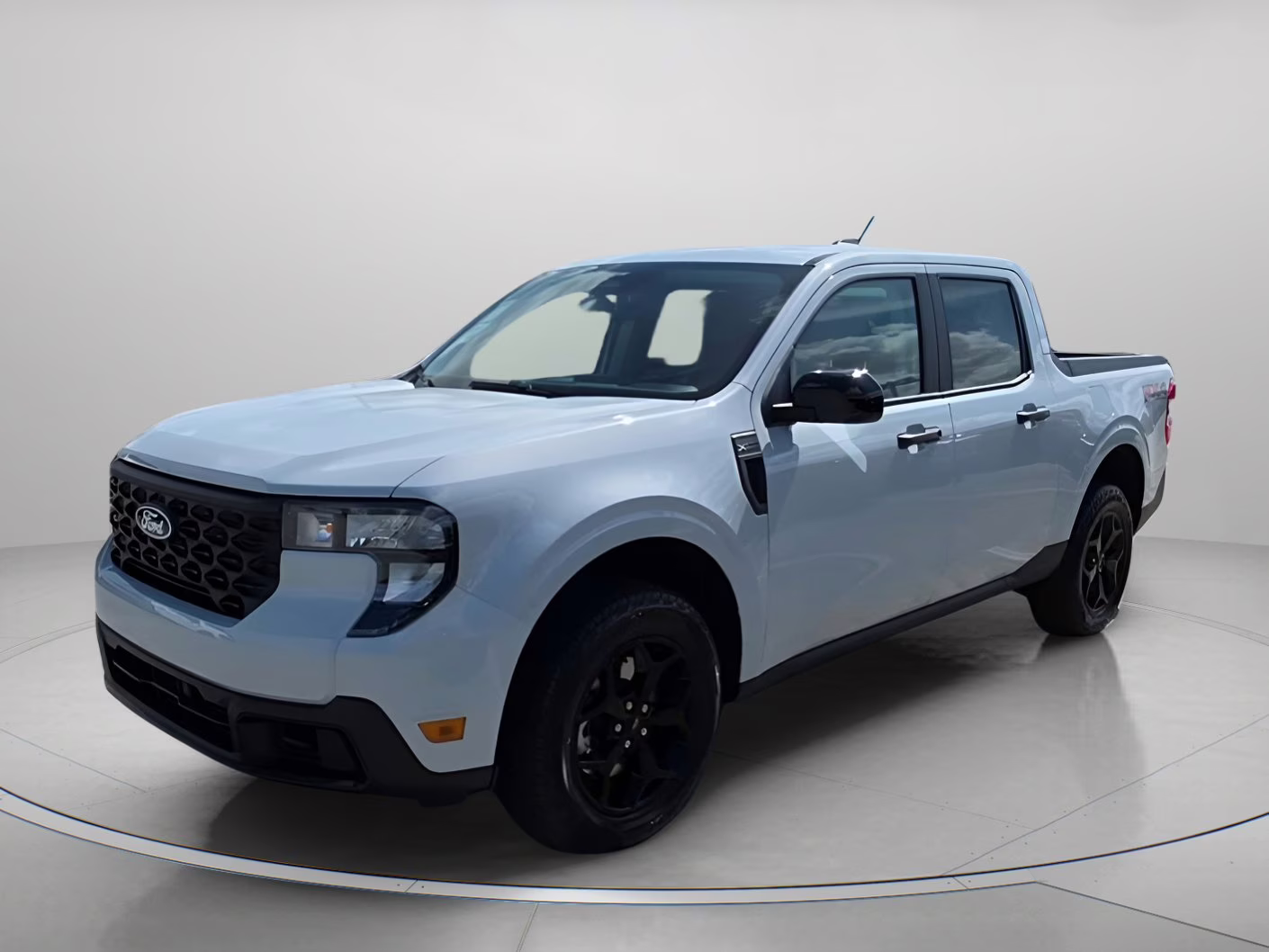 2025 Space White Metallic Ford Maverick XLT Crew Cab Pickup AWD Truck