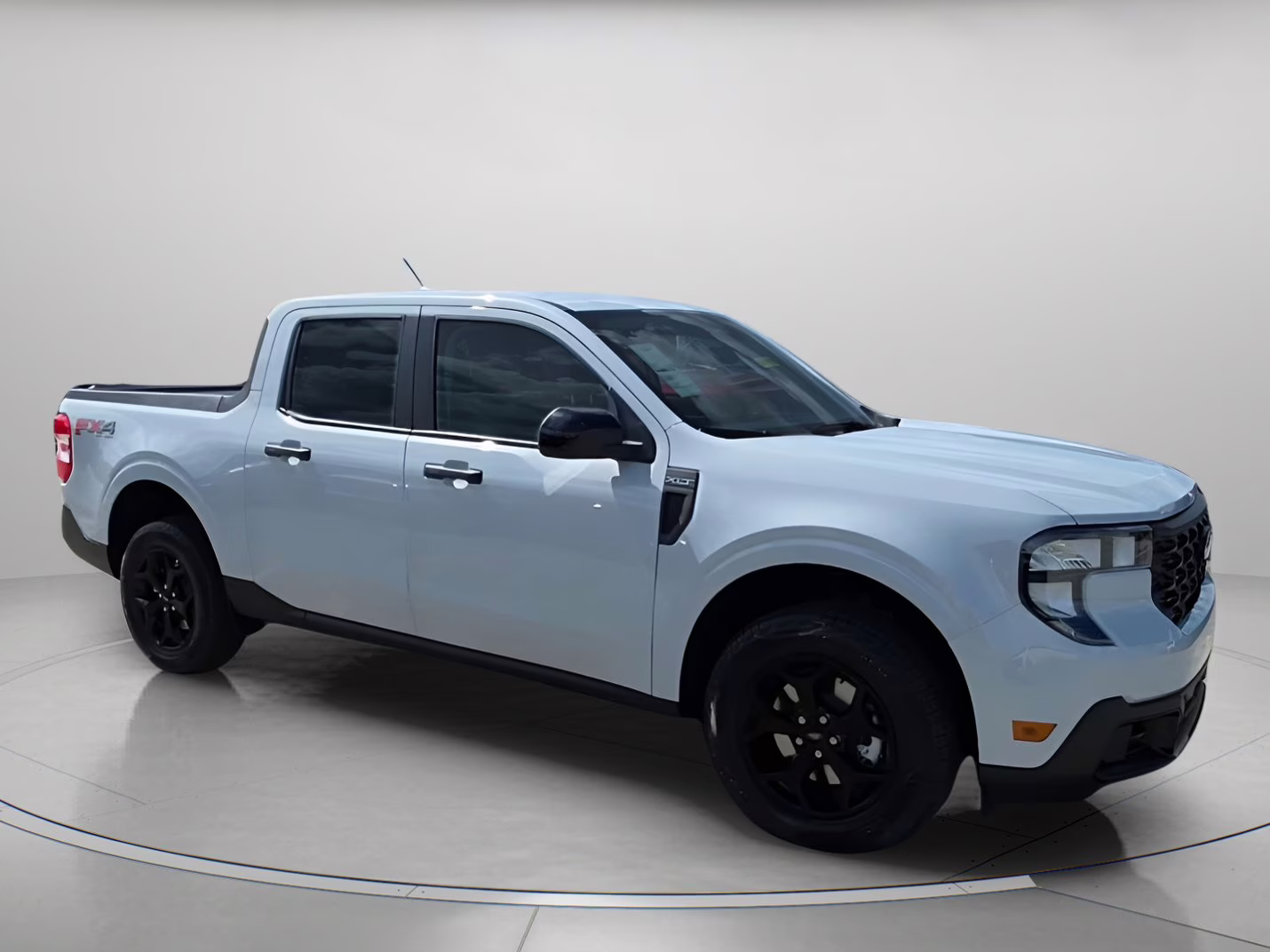 2025 Space White Metallic Ford Maverick XLT Crew Cab Pickup AWD Truck