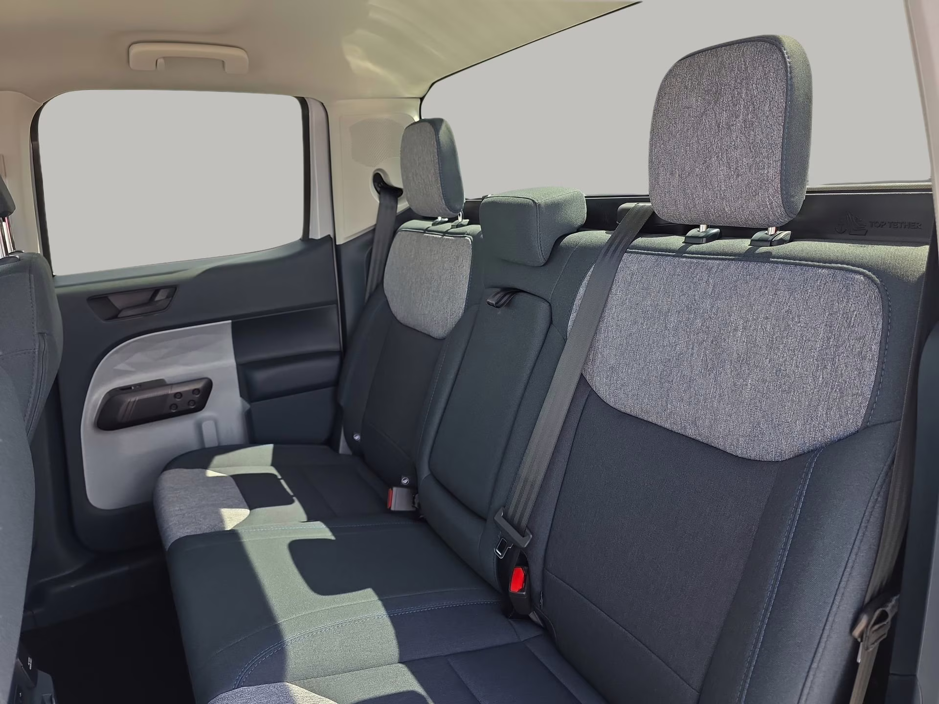 2025 Space White Metallic Ford Maverick XLT Crew Cab Pickup AWD Truck