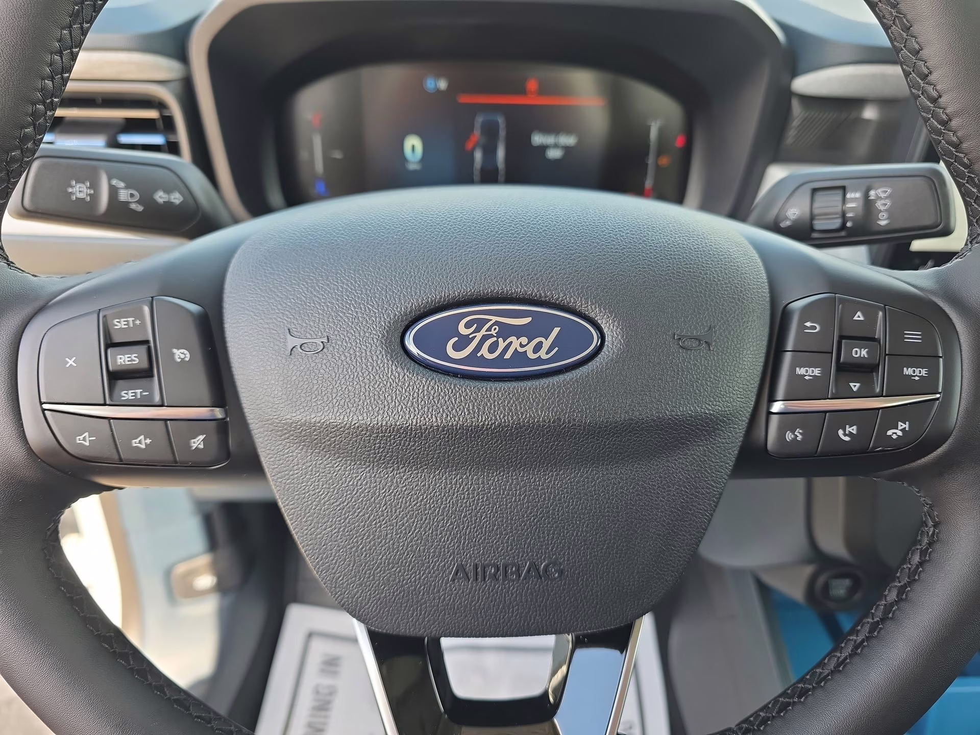 2025 Space White Metallic Ford Maverick XLT Crew Cab Pickup AWD Truck