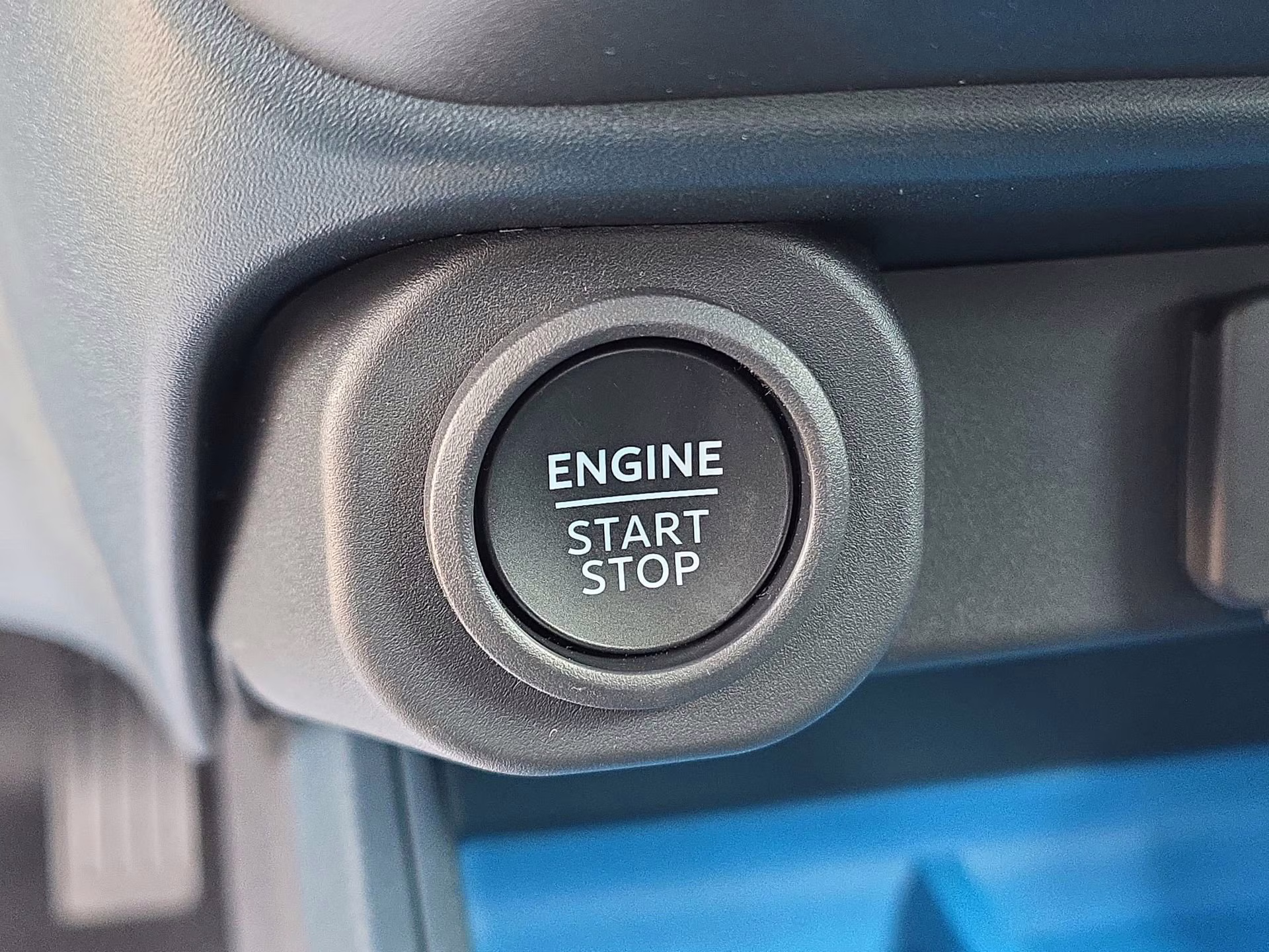 2025 Space White Metallic Ford Maverick XLT Crew Cab Pickup AWD Truck