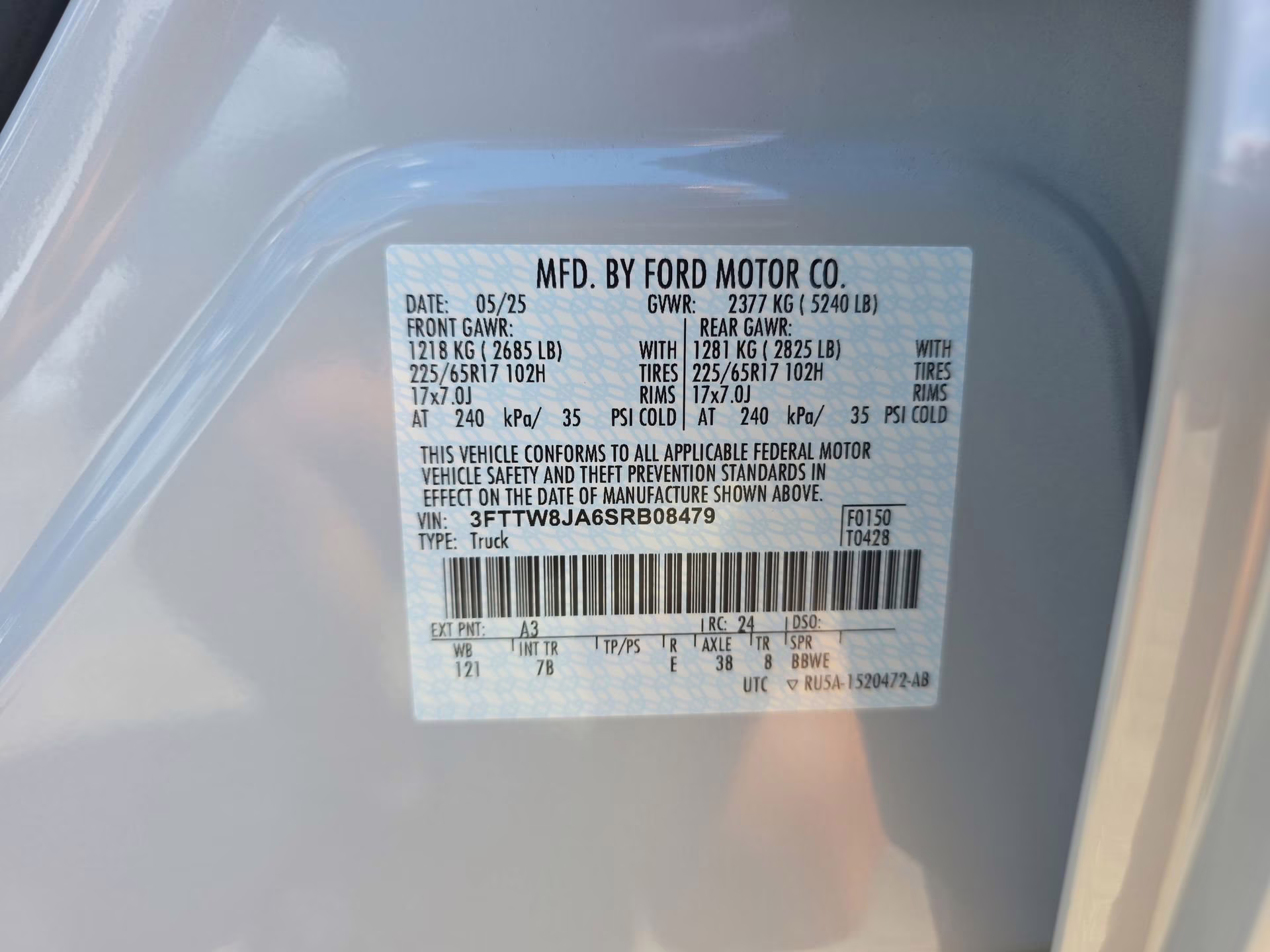 2025 Space White Metallic Ford Maverick XLT Crew Cab Pickup AWD Truck