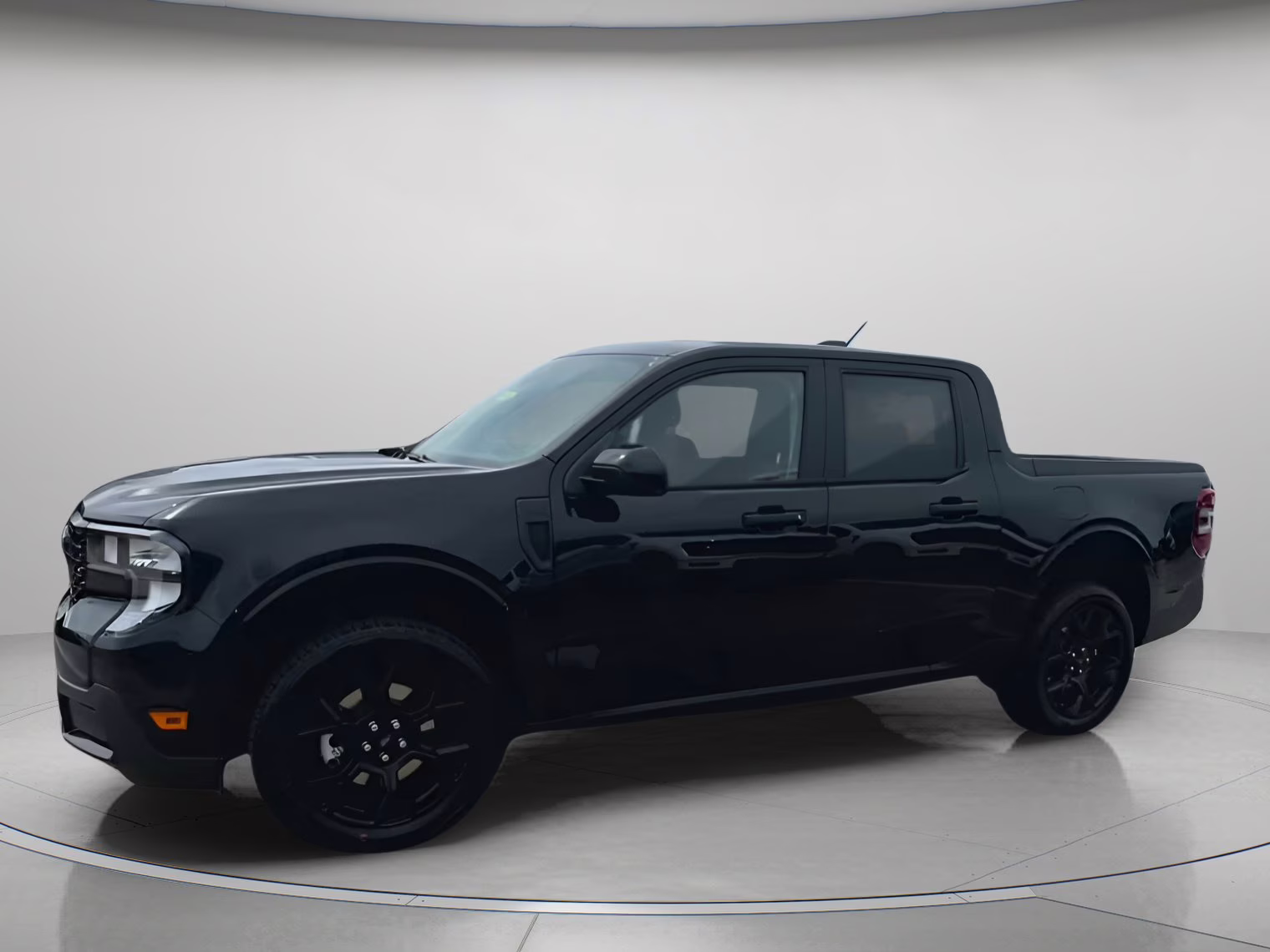 2025 Shadow Black Ford Maverick XLT Crew Cab Pickup AWD Truck
