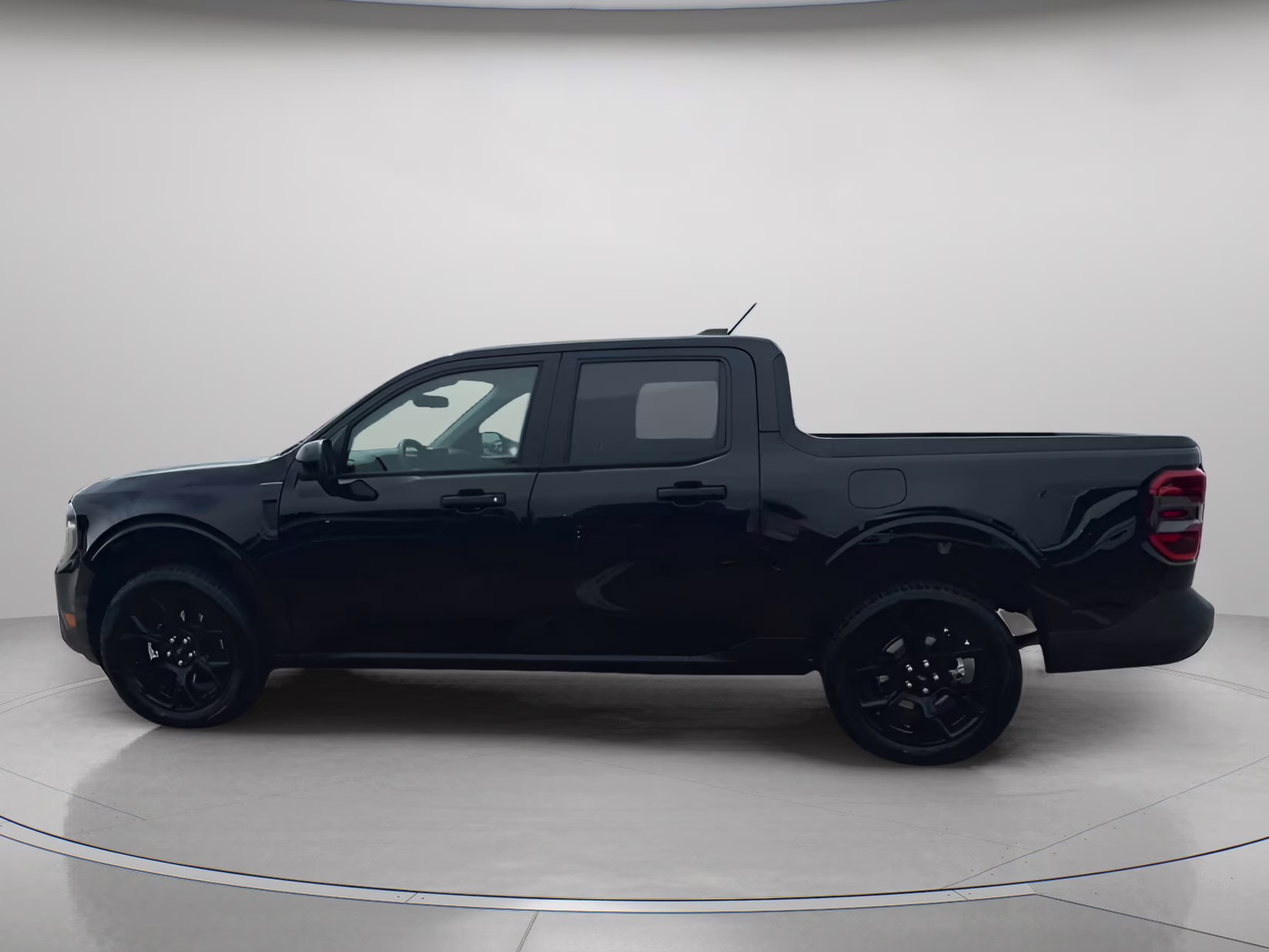 2025 Shadow Black Ford Maverick XLT Crew Cab Pickup AWD Truck