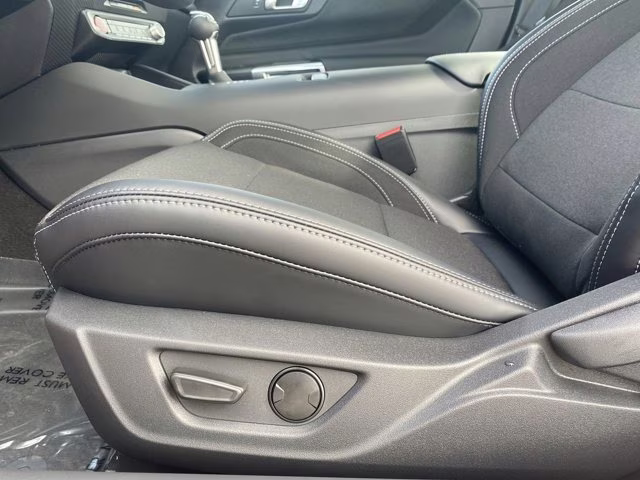 2026 Molten Magenta Metallic Tinted Clearcoat Ford Mustang GT RWD Coupe