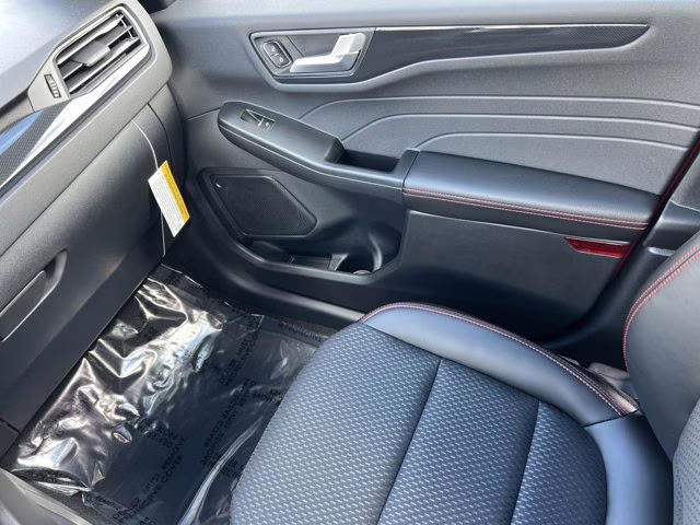 2026 Rapid Red Metallic Tinted Clearcoat Ford Escape ST-Line FWD SUV