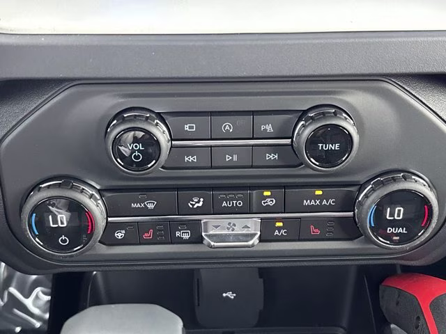 2025 Oxford White Ford Bronco Stroppe Edition 4X4 Convertible