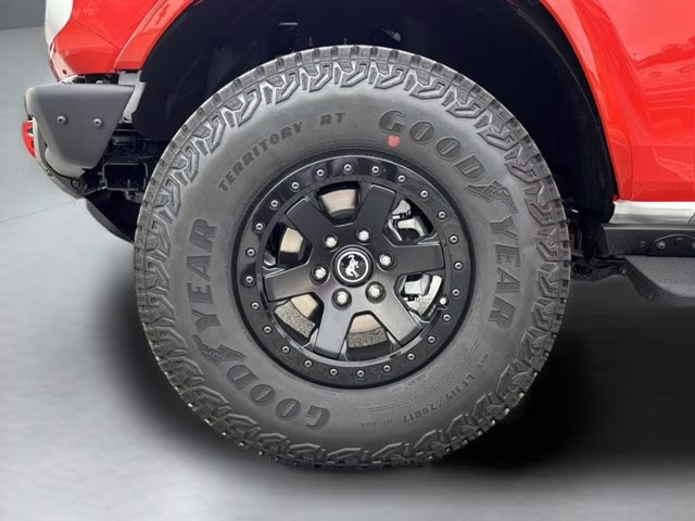 2025 Oxford White Ford Bronco Stroppe Edition 4X4 Convertible