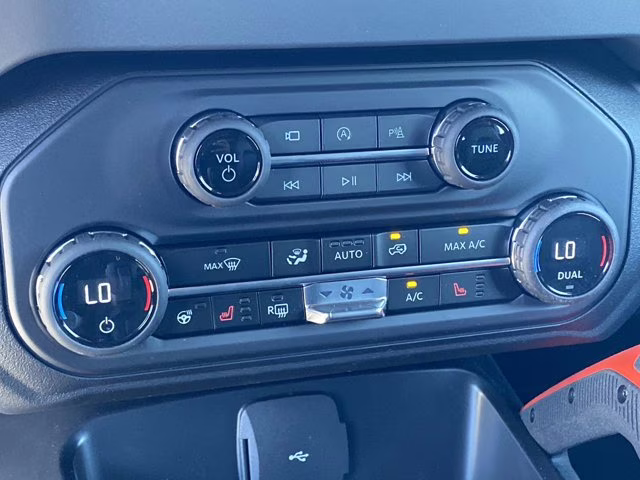 2025 Oxford White Ford Bronco Stroppe Edition 4X4 Convertible