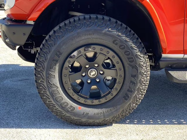 2025 Oxford White Ford Bronco Stroppe Edition 4X4 Convertible