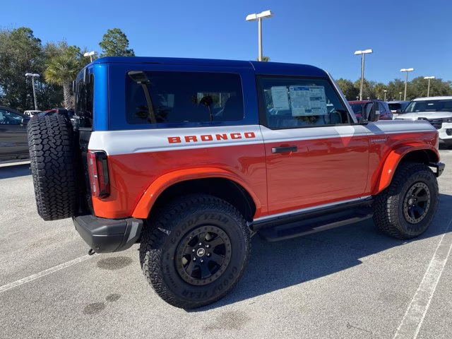 2025 Oxford White Ford Bronco Stroppe Edition 4X4 Convertible