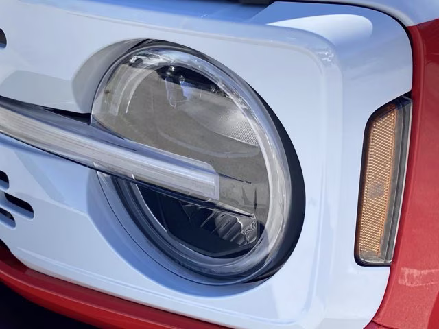 2025 Oxford White Ford Bronco Stroppe Edition 4X4 Convertible