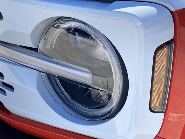 2025 Oxford White Ford Bronco Stroppe Edition 4X4 Convertible