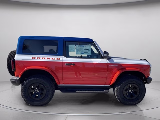 2025 Oxford White Ford Bronco Stroppe Edition 4X4 Convertible