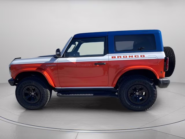 2025 Oxford White Ford Bronco Stroppe Edition 4X4 Convertible