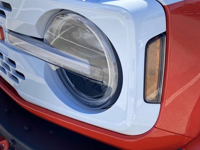 2025 Oxford White Ford Bronco Stroppe Edition 4X4 Convertible