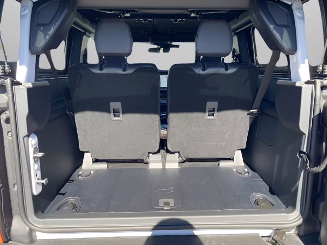 2025 Oxford White Ford Bronco Stroppe Edition 4X4 Convertible