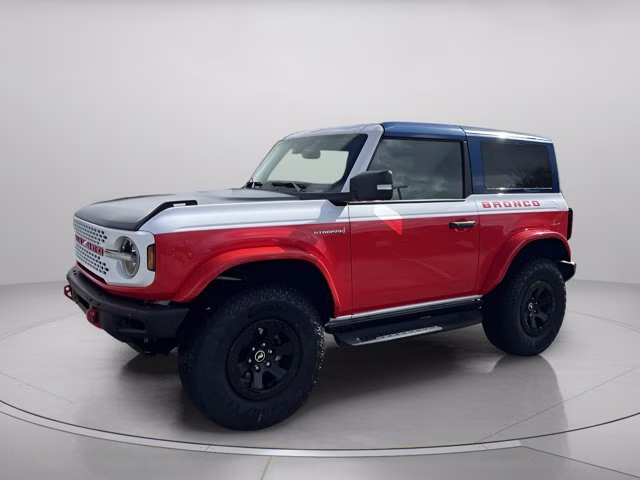 2025 Oxford White Ford Bronco Stroppe Edition 4X4 Convertible