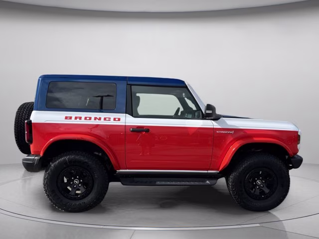 2025 Oxford White Ford Bronco Stroppe Edition 4X4 Convertible