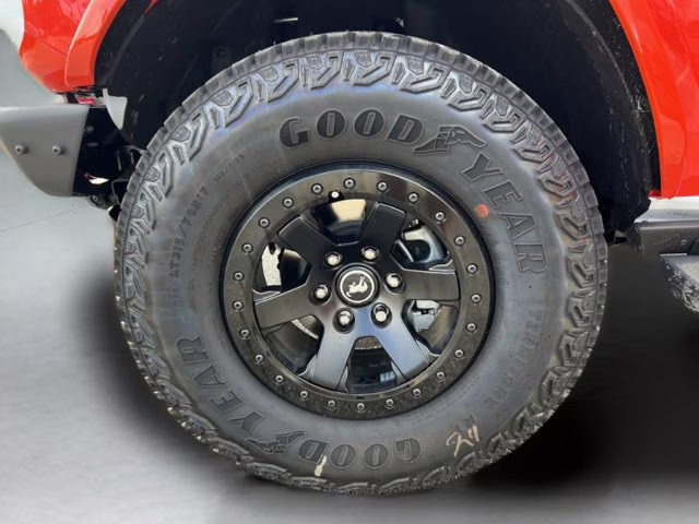 2025 Oxford White Ford Bronco Stroppe Edition 4X4 Convertible